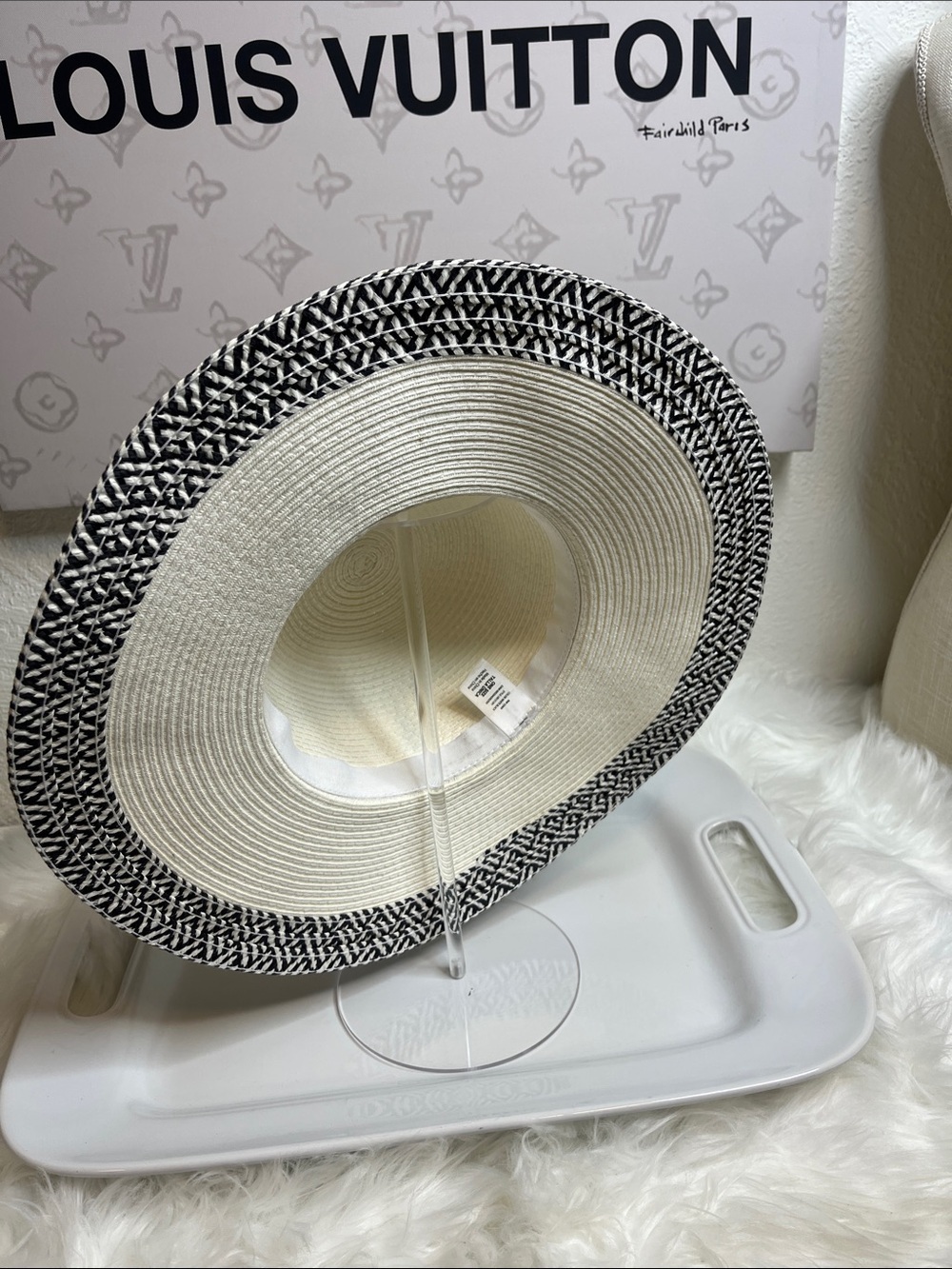 Women’s Wide Brim Straw Sun Hat in White and Black - Picture 5 of 9
